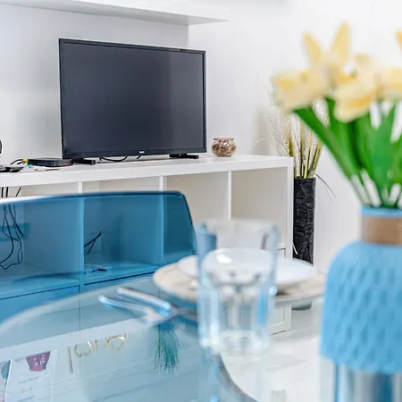 Margaret Ave 26 Stylish Ac Smart Tv