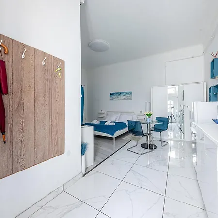 Margaret Ave 26 Stylish Ac Smart Tv